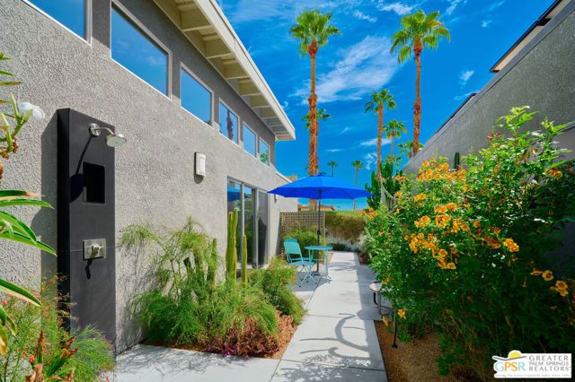 671 Dunes Court, Palm Springs, CA 92264