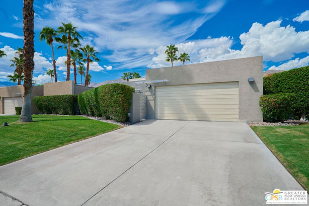 671 Dunes Court, Palm Springs, CA 92264
