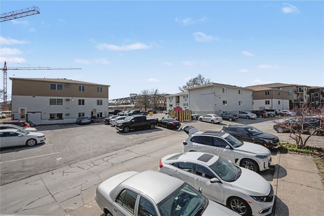 29 Valley Avenue 6, Iowa City, IA 52240