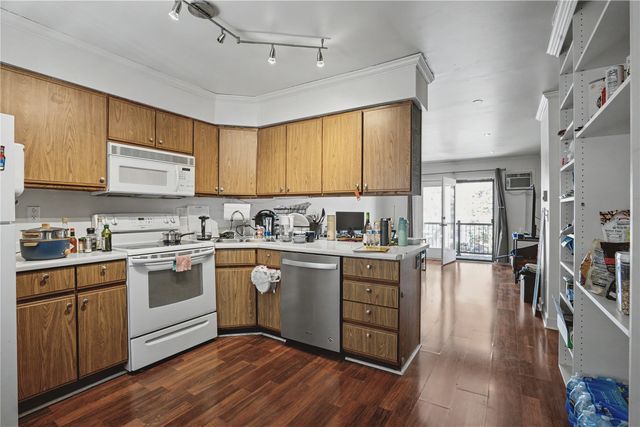 29 Valley Avenue 6, Iowa City, IA 52240