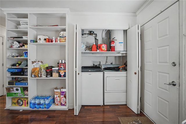 29 Valley Avenue 6, Iowa City, IA 52240