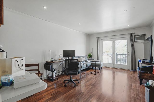 29 Valley Avenue 6, Iowa City, IA 52240