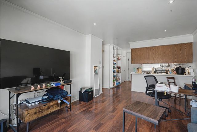 29 Valley Avenue 6, Iowa City, IA 52240