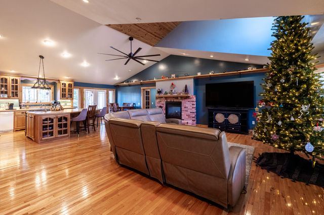 391 State Road H, Elkland, MO 65644