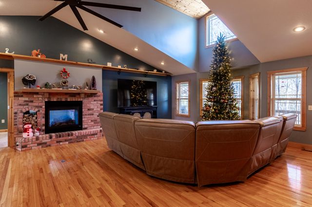 391 State Road H, Elkland, MO 65644