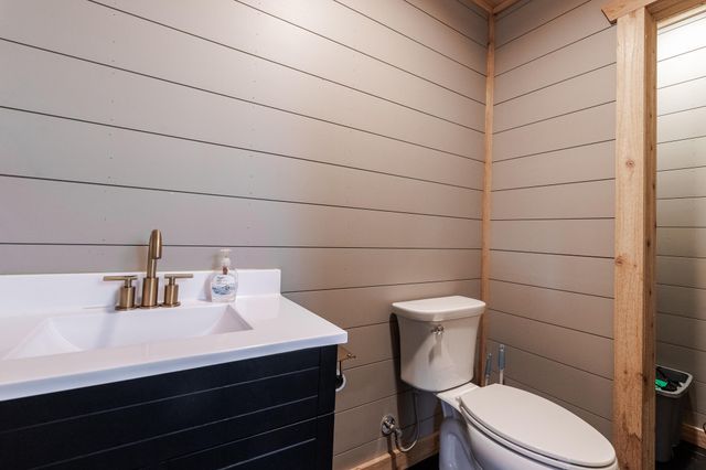 391 State Road H, Elkland, MO 65644