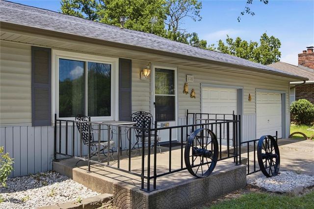 818 N Houston Street, Adrian, MO 64720