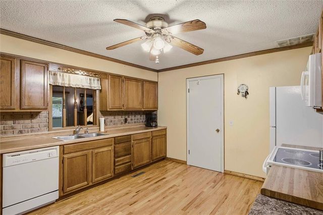 818 N Houston Street, Adrian, MO 64720
