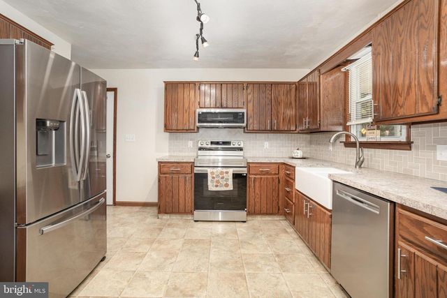 1081 BEAVER CREEK RD, Hanover, PA 17331