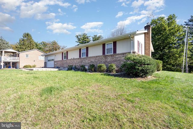 1081 BEAVER CREEK RD, Hanover, PA 17331