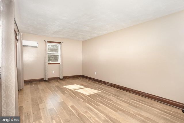 1081 BEAVER CREEK RD, Hanover, PA 17331