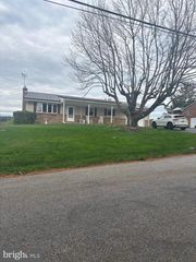 1081 BEAVER CREEK RD, Hanover, PA 17331
