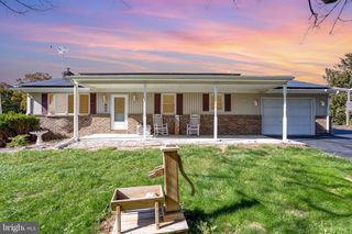 1081 BEAVER CREEK RD, Hanover, PA 17331