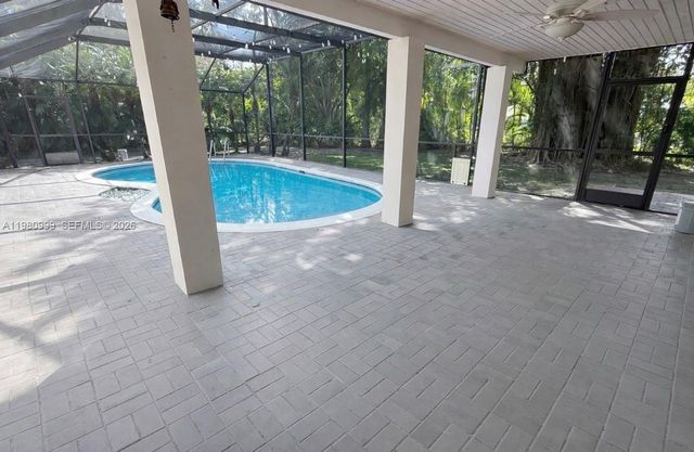 11890 SW 72nd Pl, Pinecrest, FL 33156