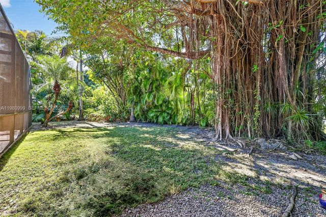 11890 SW 72nd Pl, Pinecrest, FL 33156