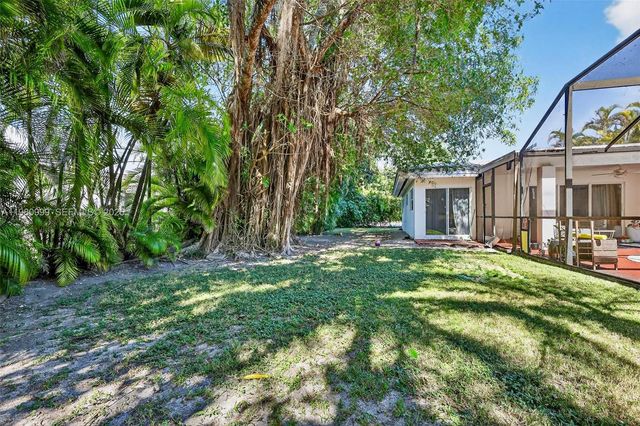 11890 SW 72nd Pl, Pinecrest, FL 33156