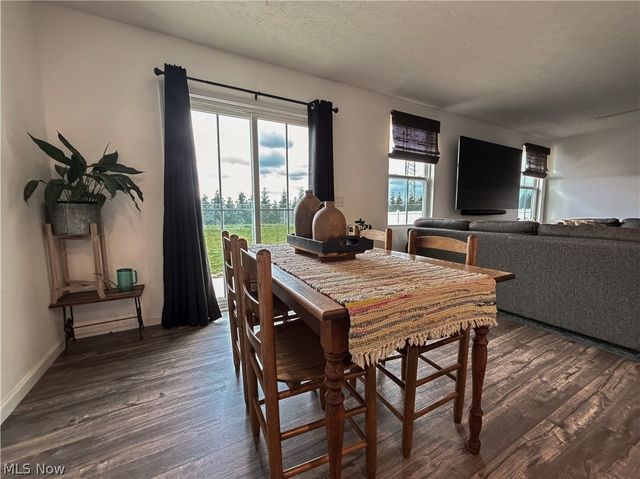 2670 Himelrigh Boulevard, Barberton, OH 44203