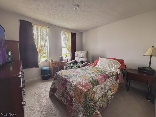 2670 Himelrigh Boulevard, Barberton, OH 44203