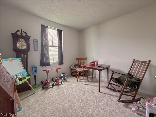 2670 Himelrigh Boulevard, Barberton, OH 44203