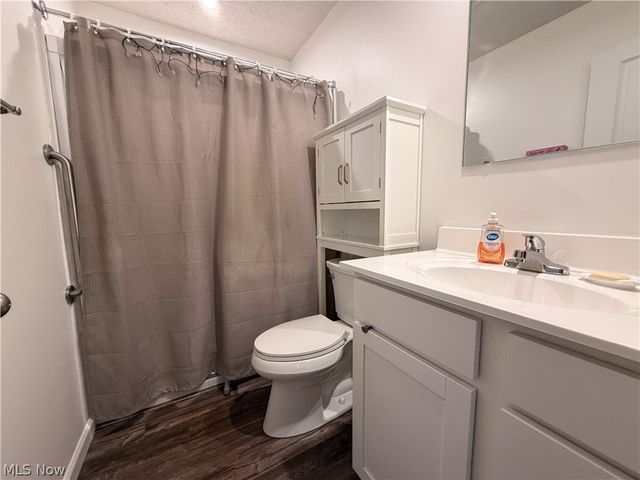 2670 Himelrigh Boulevard, Barberton, OH 44203