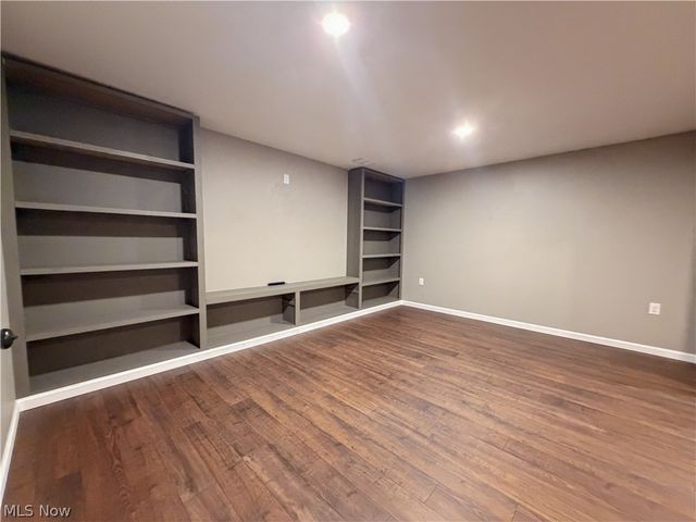 2670 Himelrigh Boulevard, Barberton, OH 44203