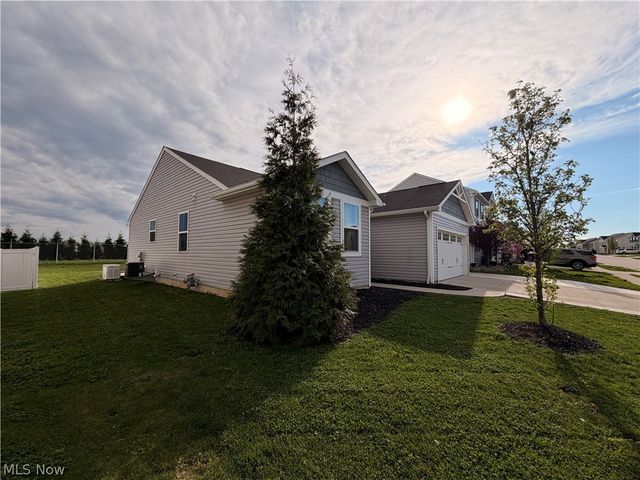 2670 Himelrigh Boulevard, Barberton, OH 44203