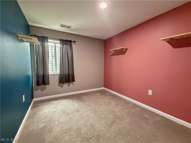 2670 Himelrigh Boulevard, Barberton, OH 44203
