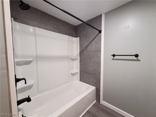 2670 Himelrigh Boulevard, Barberton, OH 44203
