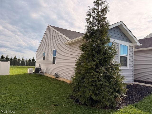 2670 Himelrigh Boulevard, Barberton, OH 44203