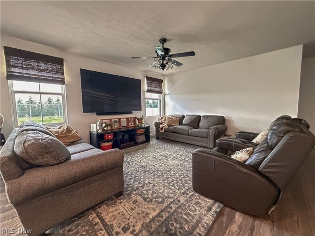 2670 Himelrigh Boulevard, Barberton, OH 44203