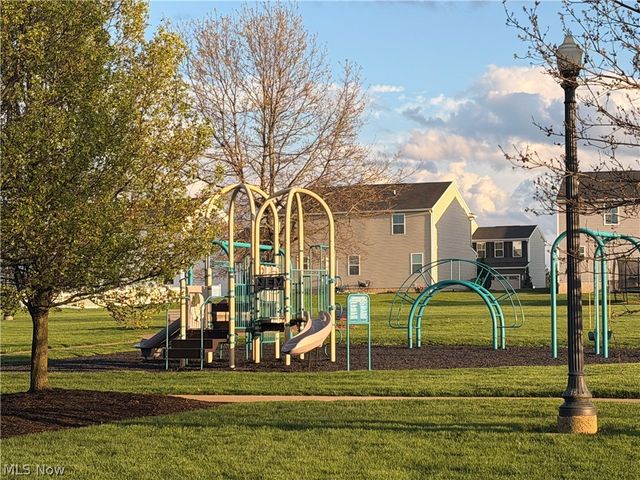 2670 Himelrigh Boulevard, Barberton, OH 44203