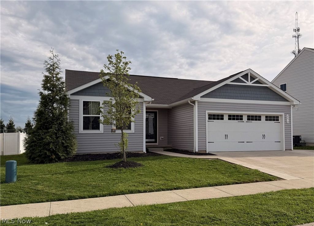 2670 Himelrigh Boulevard, Barberton, OH 44203