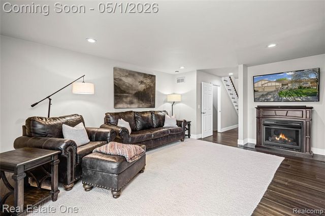 42374 Willow Tree Lane, Clinton Township, MI 48038