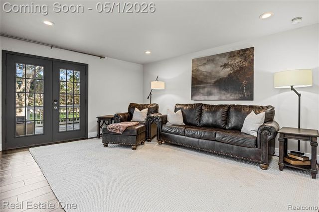 42374 Willow Tree Lane, Clinton Township, MI 48038
