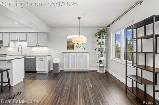 42374 Willow Tree Lane, Clinton Township, MI 48038
