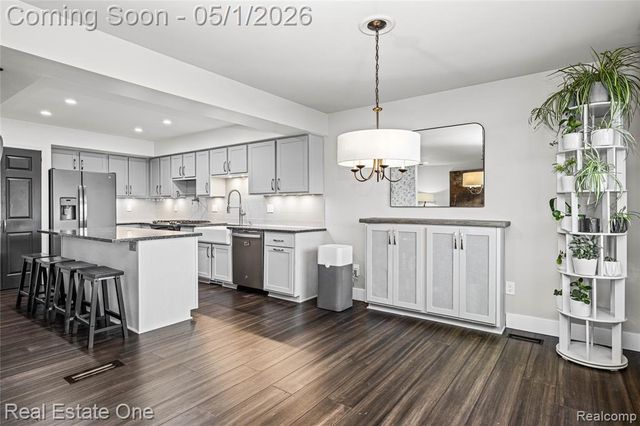 42374 Willow Tree Lane, Clinton Township, MI 48038
