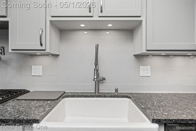 42374 Willow Tree Lane, Clinton Township, MI 48038