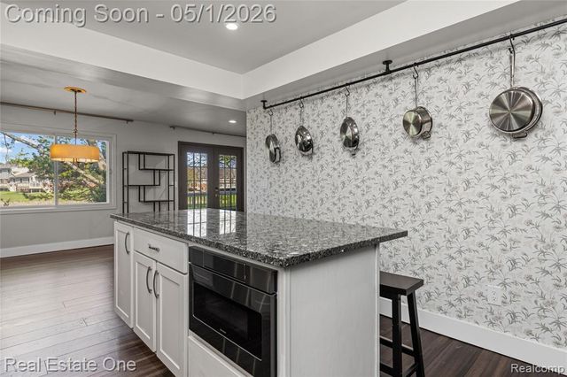 42374 Willow Tree Lane, Clinton Township, MI 48038