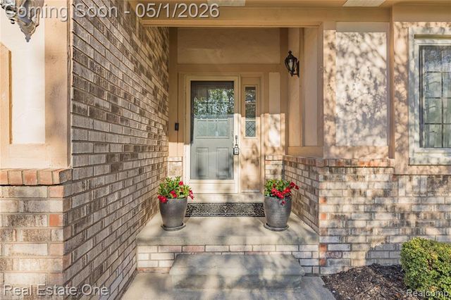 42374 Willow Tree Lane, Clinton Township, MI 48038