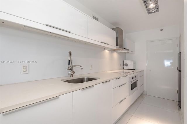 100 Lincoln Rd 839, Miami Beach, FL 33139