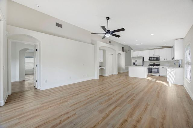 19026 FISHERMANS BEND DRIVE, Lutz, FL 33558