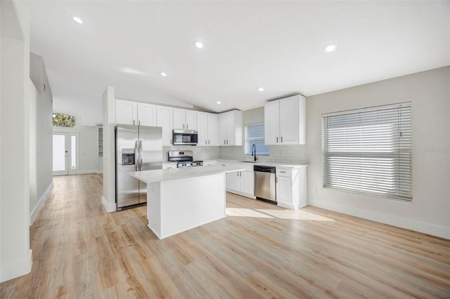 19026 FISHERMANS BEND DRIVE, Lutz, FL 33558