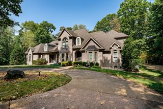 1028 Fairways Dr, Greenbrier, TN 37073
