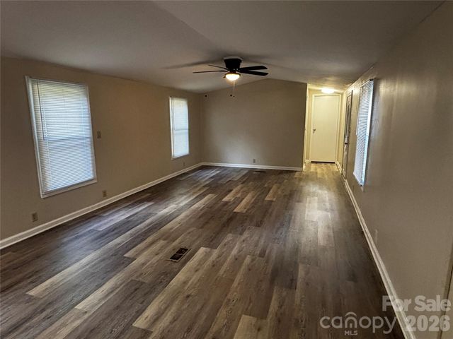 233 Starlight Drive, Lincolnton, NC 28092