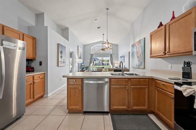 948 LAKE BERKLEY DRIVE, Kissimmee, FL 34746