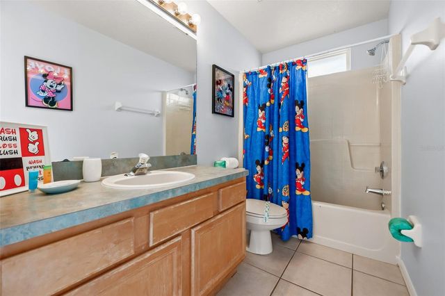 948 LAKE BERKLEY DRIVE, Kissimmee, FL 34746