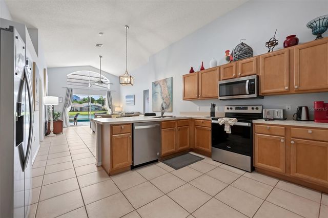 948 LAKE BERKLEY DRIVE, Kissimmee, FL 34746