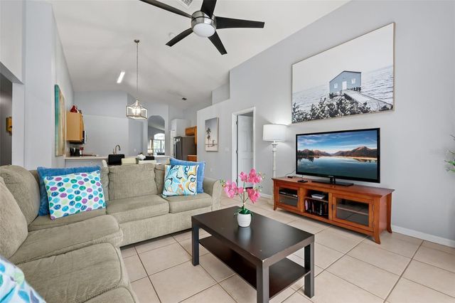 948 LAKE BERKLEY DRIVE, Kissimmee, FL 34746