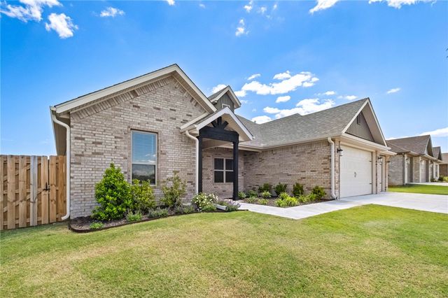 1904 Charles Street, Pea Ridge, AR 72751