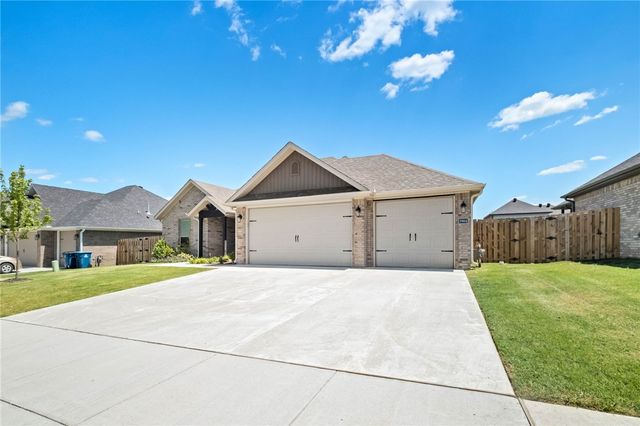 1904 Charles Street, Pea Ridge, AR 72751